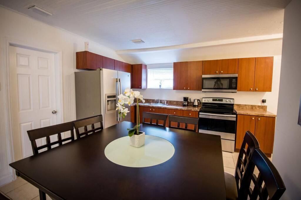 3 Bedroom Miami Home 15 Minutes To The Beach Exteriör bild